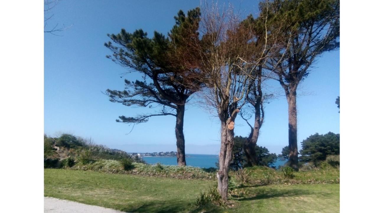 Les Hortensias grande tente familiale deux chambres et séjour vue mer sur camping nature Plestin-les-Grèves Exterior foto