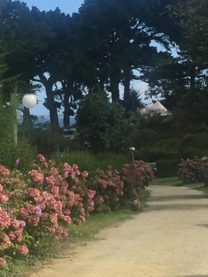 Les Hortensias grande tente familiale deux chambres et séjour vue mer sur camping nature Plestin-les-Grèves Exterior foto