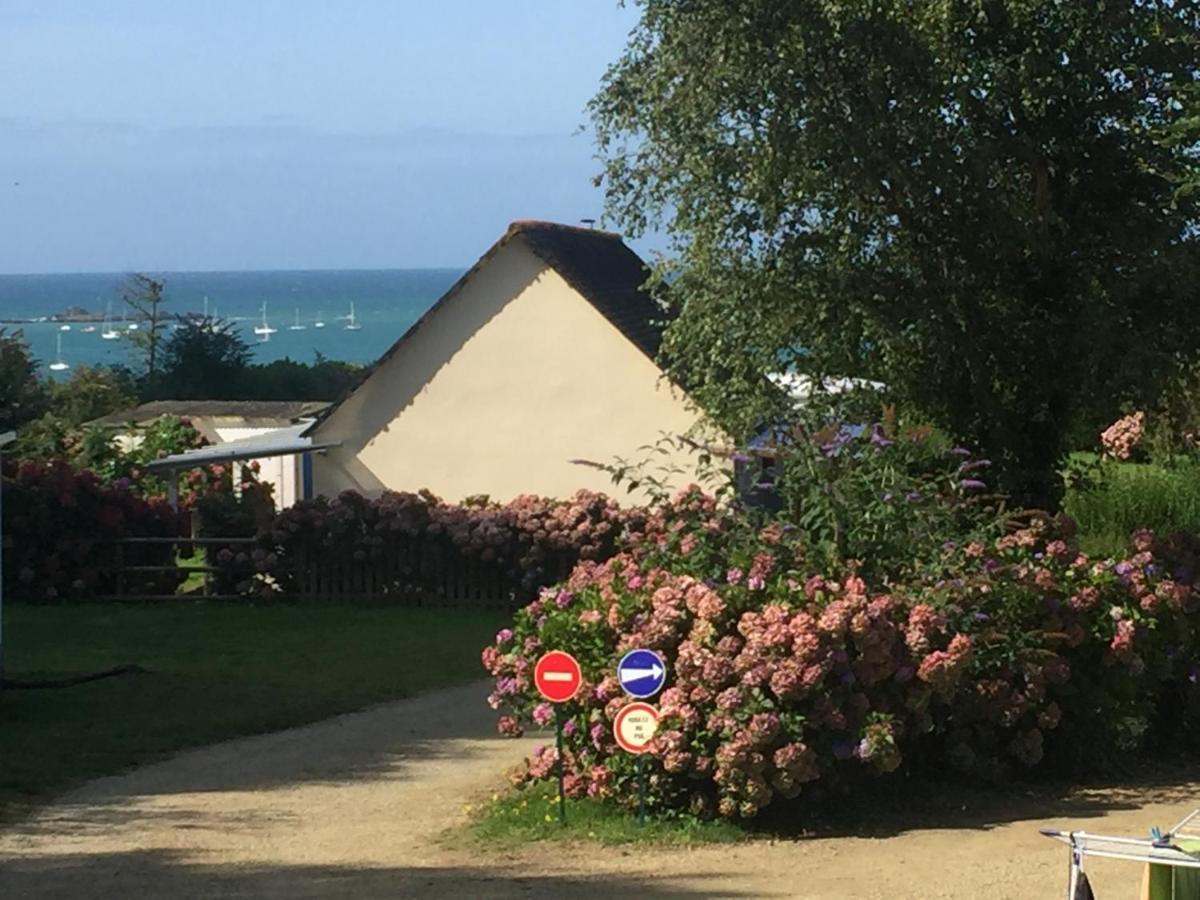 Les Hortensias grande tente familiale deux chambres et séjour vue mer sur camping nature Plestin-les-Grèves Exterior foto